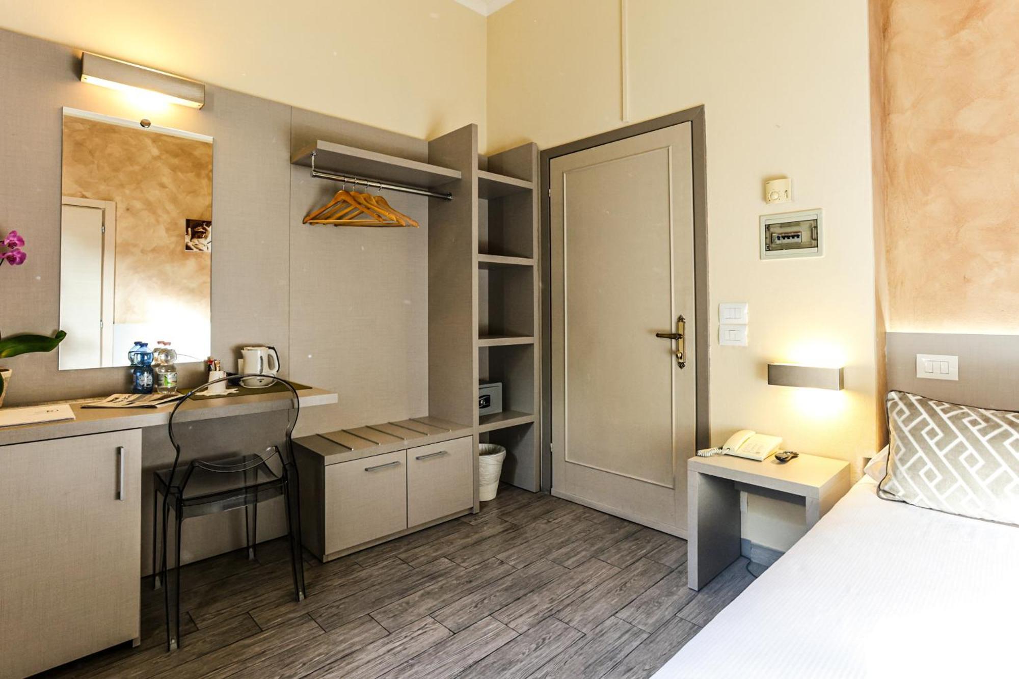 Albergo Firenze 3* Florencia
